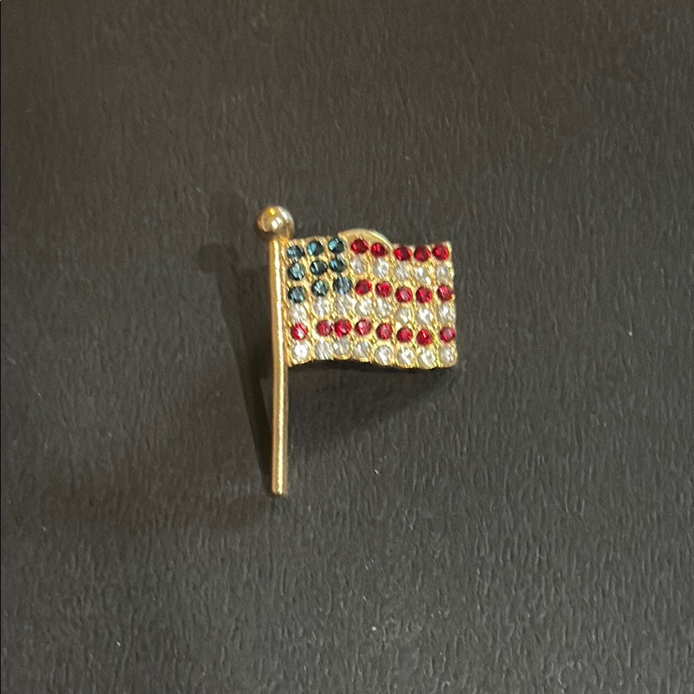 American Flag Brooch Pin Rhinestones Gold Tone Patriotic Jewelry 4th‎ of July